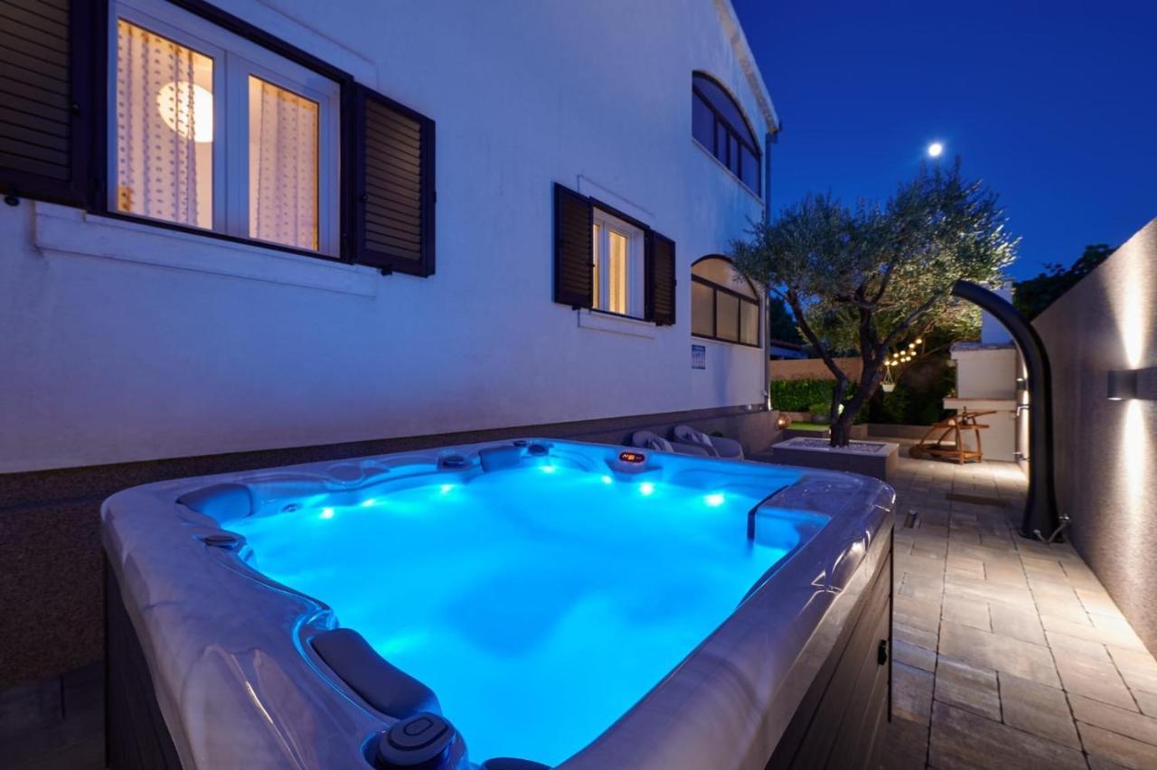 Villa Demonta Трогир Екстериор снимка