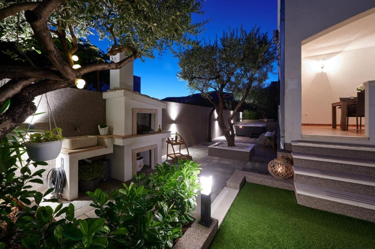 Villa Demonta Трогир Екстериор снимка